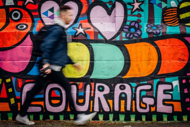 © Unsplash/Oliver Cole wjd-courage-junge-wirtschaft