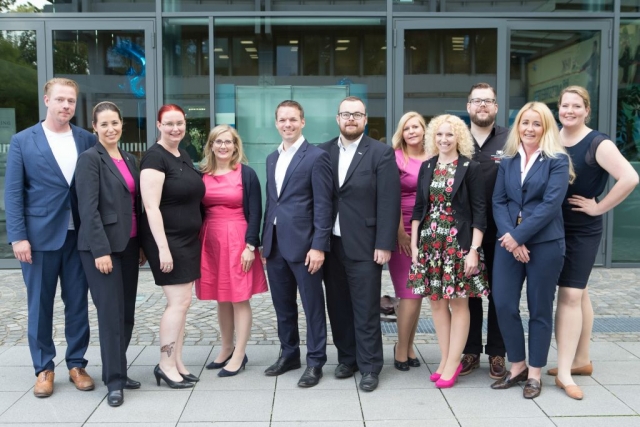 Das Bundesvorstands-Team 2019 (v.l.n.r.): Wolf Goertz, Manuela Weber, Sandra Garn, Kristine Lütke, Florian Gloßner, Sebastian Döberl, Sabrina Findorff, Carmen Mühlpforte, Björn Fuchs, Lena Landenberger, Viktoria Schütz © Ulf Pieconka wjd-junge-wirtschaft-unser-verband-augsburg-2
