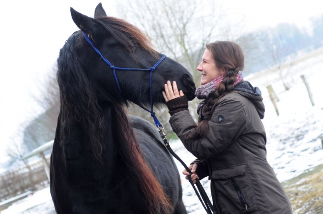 © Irene Burow wjd-katrin-krueger-pferdefluesterin-tierheilpraktikerin-2