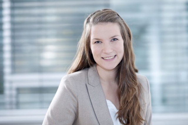 Katrin Krüger: Unternehmerin und Wirtschaftsjuniorin. © privat wjd-katrin-krueger-pferdefluesterin-tierheilpraktikerin