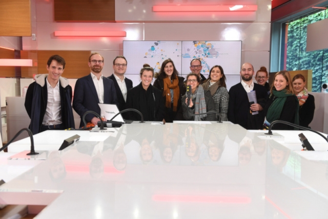 Besuch Maison de la Radio © Christophe Abramowitz wjd-wj-welt-frankreich-gruppe