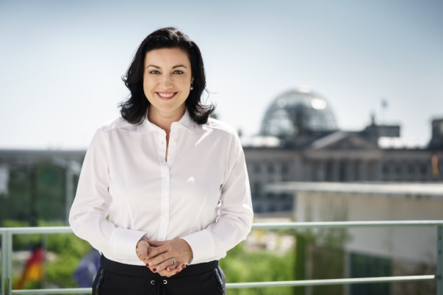 Dorothee Bär Staatsministerin für Digitalisierung und Preisträgerin „Freundin der Jungen Wirtschaft“, © Bundesregierung/ Denzel wj-junge-wirtschaft-doro-baer