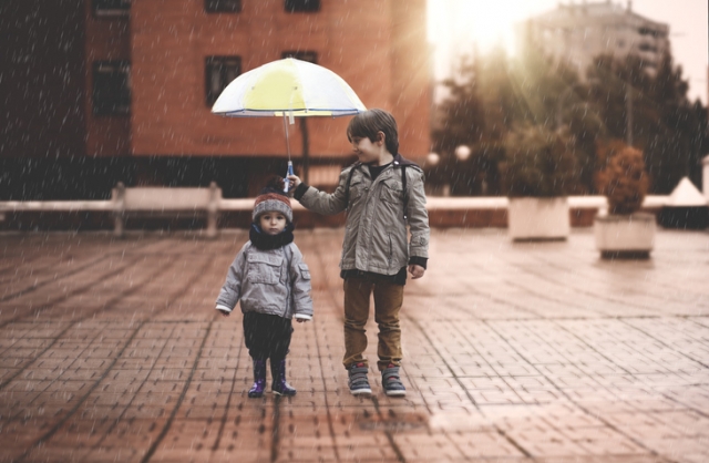 © Estersinhache fotografía/Getty Images wjd-schirm-rettungsschirm-kinder