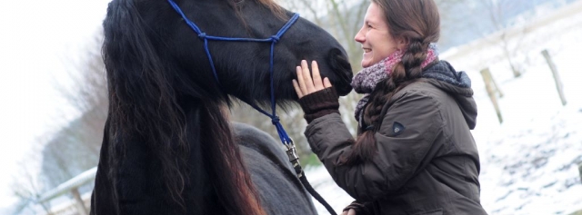 © Irene Burow wjd-katrin-krueger-pferdefluesterin-tierheilpraktikerin-2