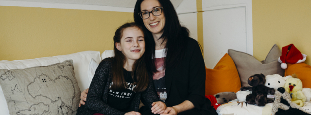 Simone mit ihrer Tochter Fenya © WJD/Miriam Stanke wjd-junge-wirtschaft-simone-rechel-fenya-quer